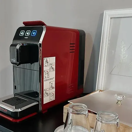 Bed & Breakfast Hesmir's Nest Tirana