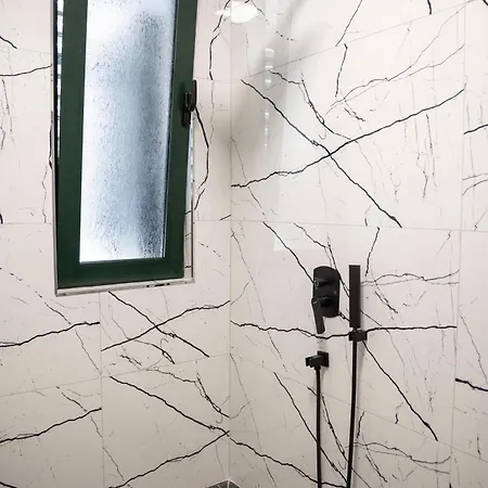 Hesmir's Nest 3* Tirana